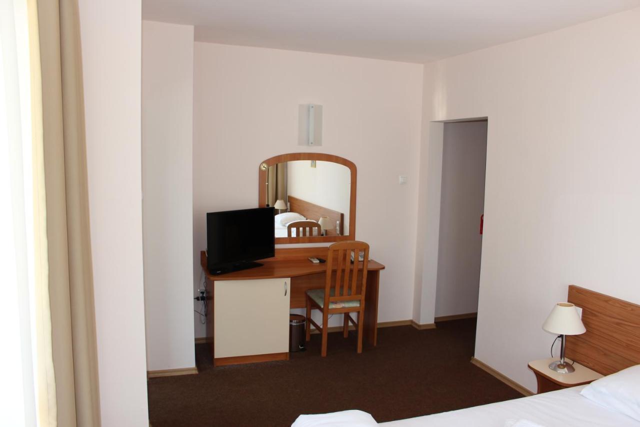 Arlanda Hotel สวิติ วลัส ภายนอก รูปภาพ