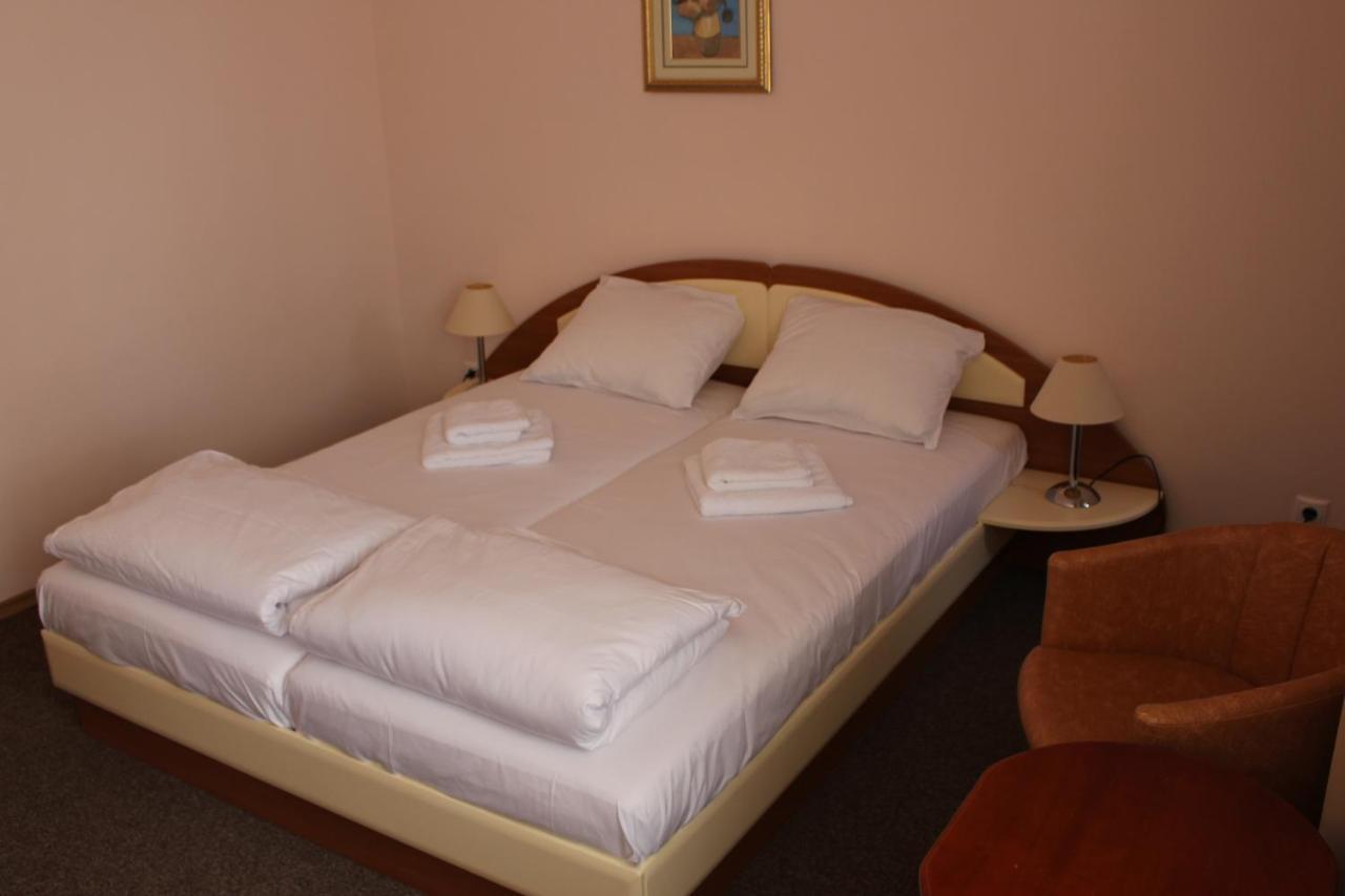 Arlanda Hotel สวิติ วลัส ภายนอก รูปภาพ